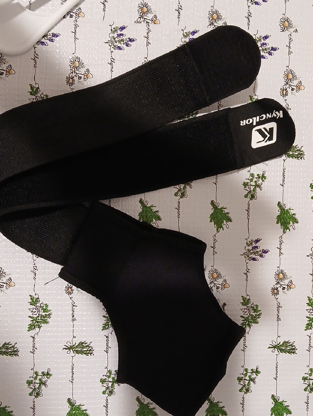 Kids Black Supportive Ankle Sock - Black